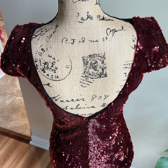 Dress the Population Tabitha Sequin Mini Dress Red - Picture 6 of 9
